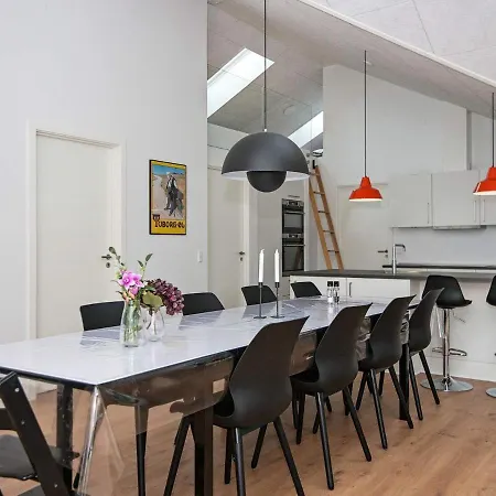 10 Person Holiday In